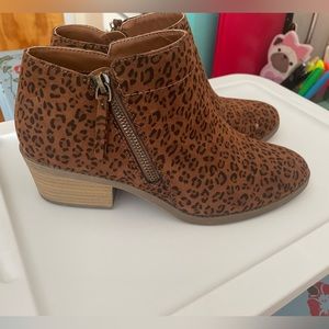 Booties: Size 8